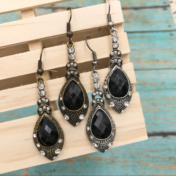 🍀 Vintage Look Teardrop Earrings - Picture 1 of 3